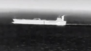 Στα 100 χλμ από την Κρήτη έφτασε το ρωσικό δεξαμενόπλοιο που χτυπήθηκε