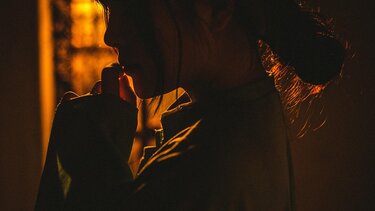 Γυναίκα, Σκιά