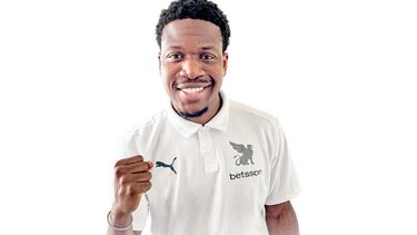 Επίσημη η επιστροφή του Ισέκα