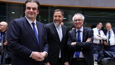 Τι σηματοδοτεί για την Ελλάδα η εκλογή Πιερρακάκη στην ηγεσία του Eurogroup – Τι αναφέρουν τα διεθνή ΜΜΕ