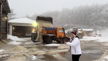 Έντονη χιονόπτωση στα ορεινά της Μαγνησίας