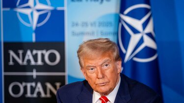 ΗΠΑ: Ο Τραμπ φτάνει στο Νταβός με σκοπό να αποκτήσει τη Γροιλανδία - Ανοιχτή σύγκρουση με την Ευρώπη και το... Νάτο