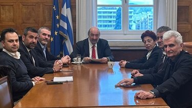 Αρτοποιοί, Μανόλης Χνάρης, Συνάντηση