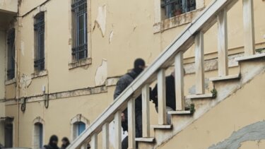 Απολογίες, Εμπρησμός, Αλμυρίδα