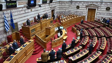 Συνταγματική αναθεώρηση: Οι τέσσερις «πυλώνες», οι αντιδράσεις και τα επόμενα βήματα