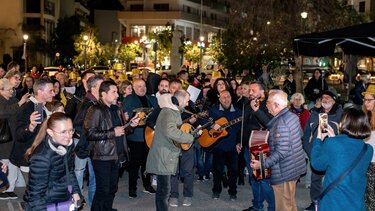 Ρέθυμνο: Οι ρομαντικές καντάδες αναβίωσαν στην παλιά πόλη!