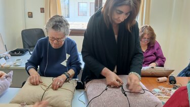 Ξεκίνησαν τα μαθήματα χειροτεχνίας στο ΚΑΠΗ Αρκαλοχωρίου