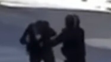 Κάτω Πατήσια: Ποινική δίωξη στον διανομέα για τον άγριο καυγά στη μέση του δρόμου