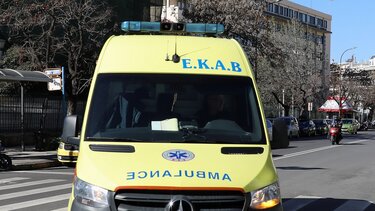 Γιος δημοσιογράφου και ψυχικά ασθενής ο 35χρονος που τραυμάτισε αστυνομικό με τσεκούρι