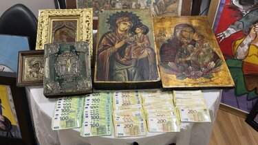 Γιώργος Τσαγκαράκης: Κατασχέθηκαν 321 έργα τέχνης, αρχαία αντικείμενα, Ευαγγέλιο και πάνω από 220 χιλιάδες ευρώ (φωτογραφίες)