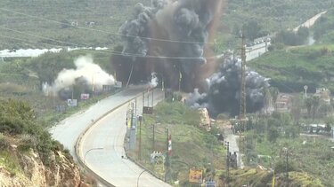 Πόλεμος στη Μέση Ανατολή: Νέα πλήγματα του ισραηλινού στρατού στον νότιο Λίβανο - Η στιγμή που βομβαρδίζεται γέφυρα