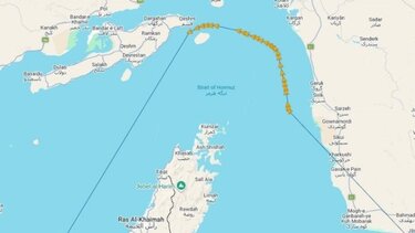 Ελληνόκτητο πλοίο έγινε το πρώτο φορτηγό χύδην φορτίου που διέσχισε τα Στενά του Ορμούζ