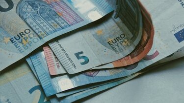 αναδρομικά