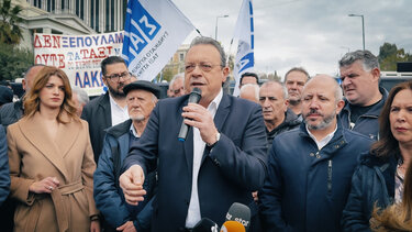 Συνάντηση του προέδρου του ΣΥΡΙΖΑ-ΠΣ Σωκράτη Φάμελλου με επαγγελματίες των ταξί στο Σύνταγμα