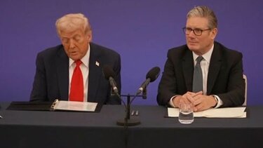 τραμπ-σταρμερ