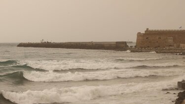 “Εκρηκτικό” μείγμα στην Κρήτη: Αφρικανική σκόνη, βροχές, καταιγίδες, χαλάζι και ισχυροί άνεμοι!