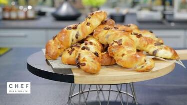 Σπιτικά κουλούρια με πλούσια αλμυρή γέμιση