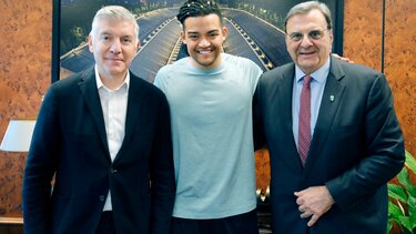 H Ελληνική Ολυμπιακή Επιτροπή επιβραβεύει τον Εμμανουήλ Καραλή για το ασημένιο στο Παγκόσμιο Πρωτάθλημα