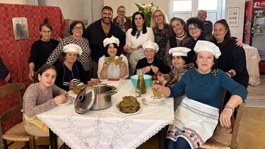 μεγάλη-πεμπτη-σγουροκεφάλι-ντολμαδάκια