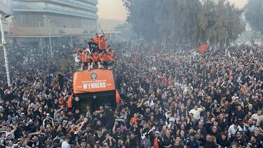 «Κάηκε» το Ηράκλειο για το καμάρι της Κρήτης: Όλα τα videos του Cretalive από την εντυπωσιακή φιέστα του ΟΦΗ!