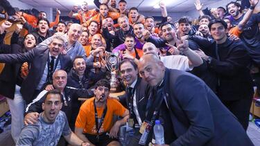 ΟΦΗ: Το πάρτι στα αποδυτήρια