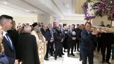 Ωνάσειο: Ρίγη συγκίνησης στην πρώτη περιφορά του Επιταφίου