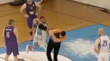 Παίκτης έριξε γροθιά σε διαιτητή σε αγώνα εργασιακού πρωταθλήματος