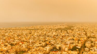 Ηράκλειο: Προβλήματα με τις πτήσεις στο «Ν.Καζαντζάκης», λόγω αφρικανικής σκόνης και ισχυρών ανέμων