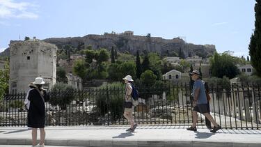 πλακα-τουριστες