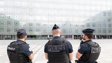 Σκάνδαλο μαζικής κακοποίησης παιδιών στη Γαλλία – Έρευνες για βία, σεξουαλικές επιθέσεις και βιασμούς σε σχολεία