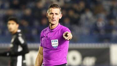 Super League: «Κρέμασε» τη σφυρίχτρα του ο Τάσος Σιδηρόπουλος - Το αντίο του