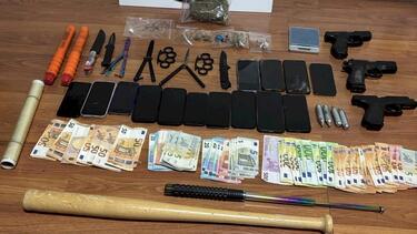 Αποκαλυπτικοί διάλογοι των συμμοριών που διακινούσαν ναρκωτικά σε σχολεία – Έδερναν τους ανήλικους που στρατολογούσαν