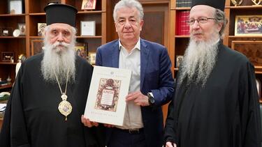 Αρχιεπίσκοπος Σινά, Περιφερειάρχης Κρήτης