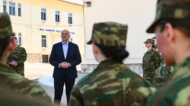 Δένδιας: Θεσμική τομή η κατάταξη των πρώτων εθελοντριών οπλιτών των Ενόπλων Δυνάμεων