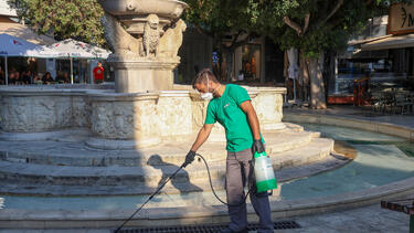 ΔΕΥΑΗ: Με εντατικούς ρυθμούς οι εργασίες απεντόμωσης και απολύμανσης σχαρών και φρεατίων