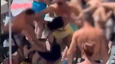 Καταλονία: Άγριο ξύλο μεταξύ τουριστών για μία ξαπλώστρα σε πισίνα ξενοδοχείου - Βίντεο