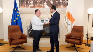 «Λαλώ σου τα: Εγίναμεν πρόσφυγες!» – Το βιβλίο του Ματθαίου Φραντζεσκάκη στην Κύπρο, 52 χρόνια μετά την εισβολή