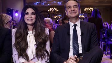 Δείπνο Μητσοτάκη προς τιμήν της Κίμπερλι Γκιλφόιλ στο Μέγαρο Μαξίμου