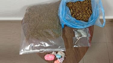 Ημαθία: Κατασχέθηκαν 100 δισκία ecstasy και πάνω από 900 γραμμάρια κάνναβης