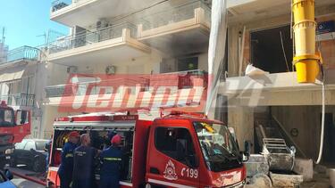 Πάτρα: Μεγάλη επιχείρηση της Πυροσβεστικής για φωτιά σε διαμέρισμα (Βίντεο)