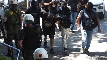 Θεσσαλονίκη: Σφίγγει ο κλοιός για την σύλληψη τριών ατόμων για τις άλλες δυο εμπρηστικές επιθέσεις