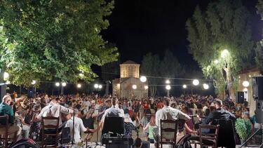 Κρητικές γεύσεις και μουσική παράδοση σε μια ξεχωριστή βραδιά στο Αβδού