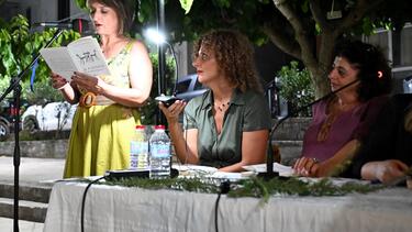 «Η Καμάρα και άλλα καφενεία»: Παρουσιάστηκε στο Καστέλλι το βιβλίο της Βασιλικής Ε. Παπουτσάκη 