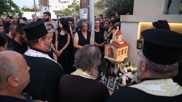 Ηράκλειο: Συγκίνηση στο τρισάγιο στη μνήμη του Νικήστρατου – Έκλεισαν το δρόμο για τον αδικοχαμένο νεαρό