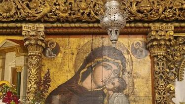 Στην εικόνα της Παναγιάς, της Γλυκοφιλούσας!