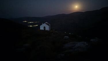  Λασίθι: Ανάβαση στον Άη Γιάννη τον Καψά στη Λάστρο Σητείας, παρέα με το "ολοστρόγγυλο" φεγγάρι!