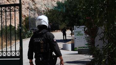Κυψέλη: «Κυνηγώντας μία μπάλα, είδα μια σακούλα σκουπιδιών, κάτι προεξείχε που έμοιαζε με λείψανο»
