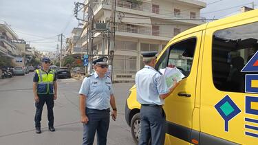 Έλεγχοι Τροχαία σχολικά λεωφορεία 