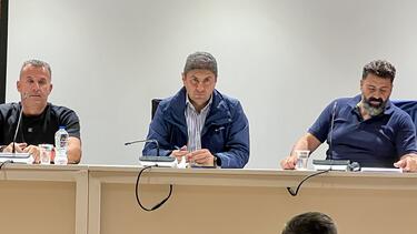 Λευτέρης Αυγενάκης, Συνάντηση, Επιτραπέζιο Σταφύλι
