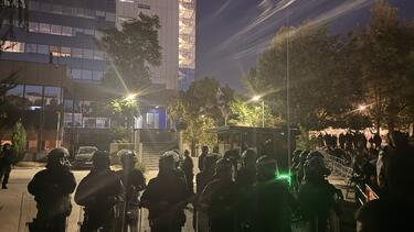 Κόσοβο: Δεκαεπτά τραυματίες σε συγκρούσεις διαδηλωτών με την αστυνομία